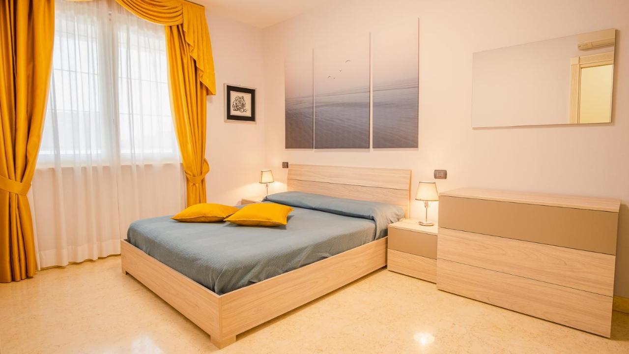 Relais Du Lac Loft - Italian Homing Дезенцано-дель-Гарда Екстер'єр фото